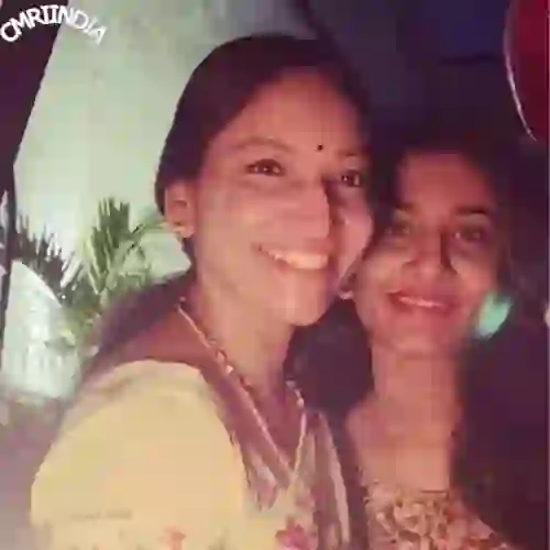 Vishnu Priya Bhimeneni with Her Mother