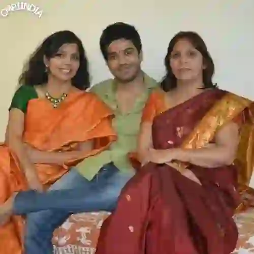 Aashay Kulkarni with Mother and Sister